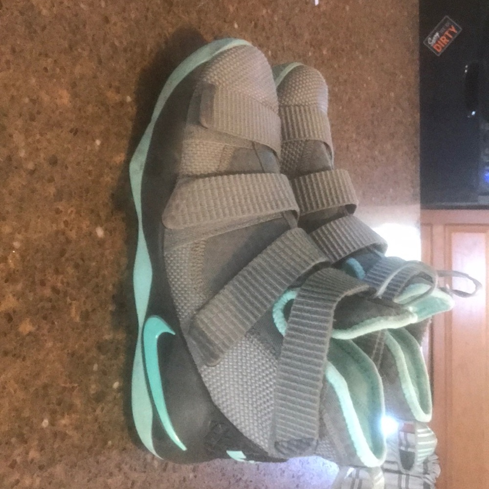 Size 3.5 Nike Air Zoom